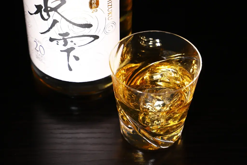 オーク樽などで計20年の熟成を重ねた芋焼酎「永ノ雫 -Einoshizuku- 20年」を販売開始 画像 2