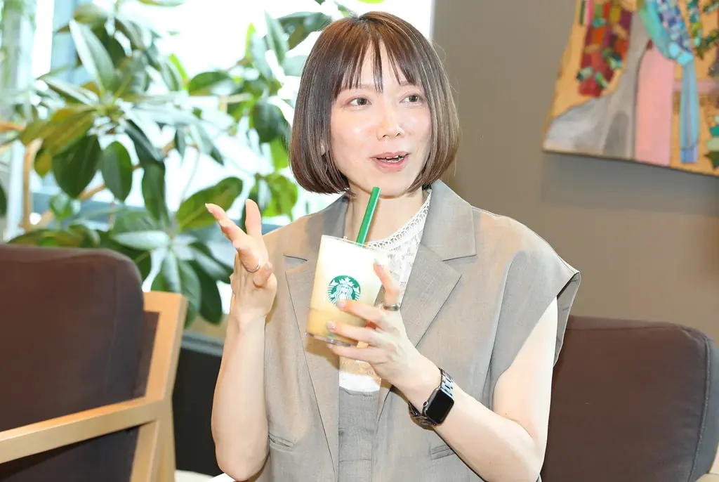 芳醇で華やかな洋なしと、生キャラメルの至福のハーモニーまるで本格的なスイーツ『洋なし 生キャラメル フラペチーノ®』が9月10日(水)より登場! 画像 3