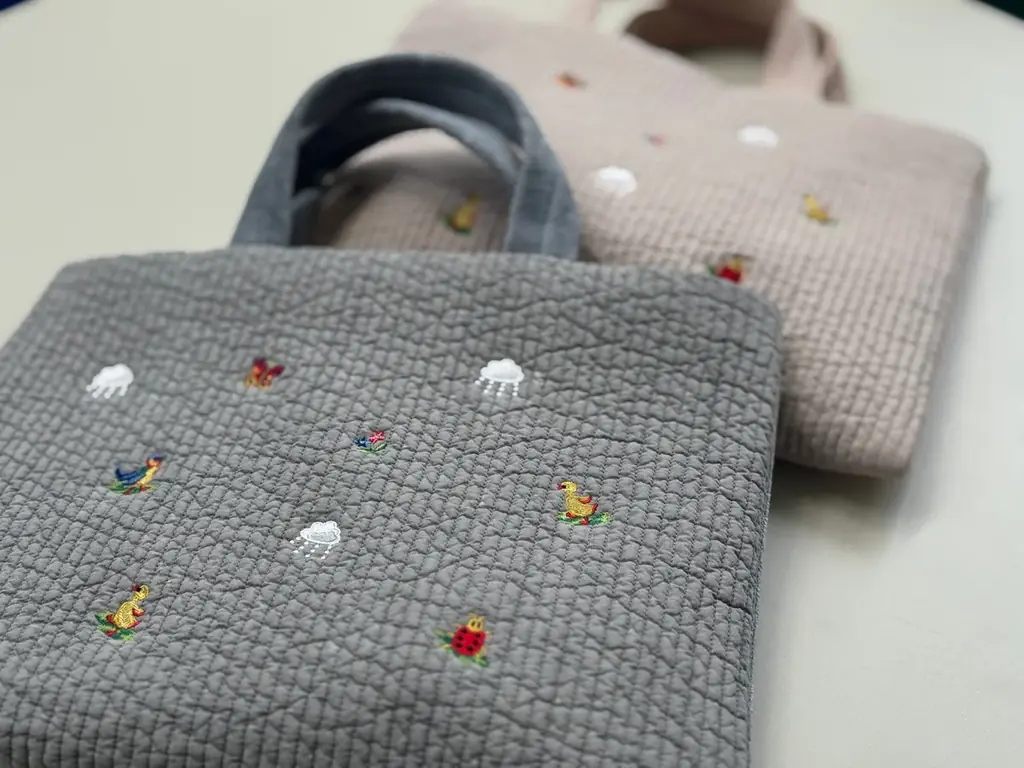 韓国伝統生地「ヌビ」を使ったブランド「pionunnal(ピオヌンナル)」とドイツ伝統工芸織物シュニール織のブランド「FEILER(フェイラー)」のコラボレーションが決定！ 画像 2