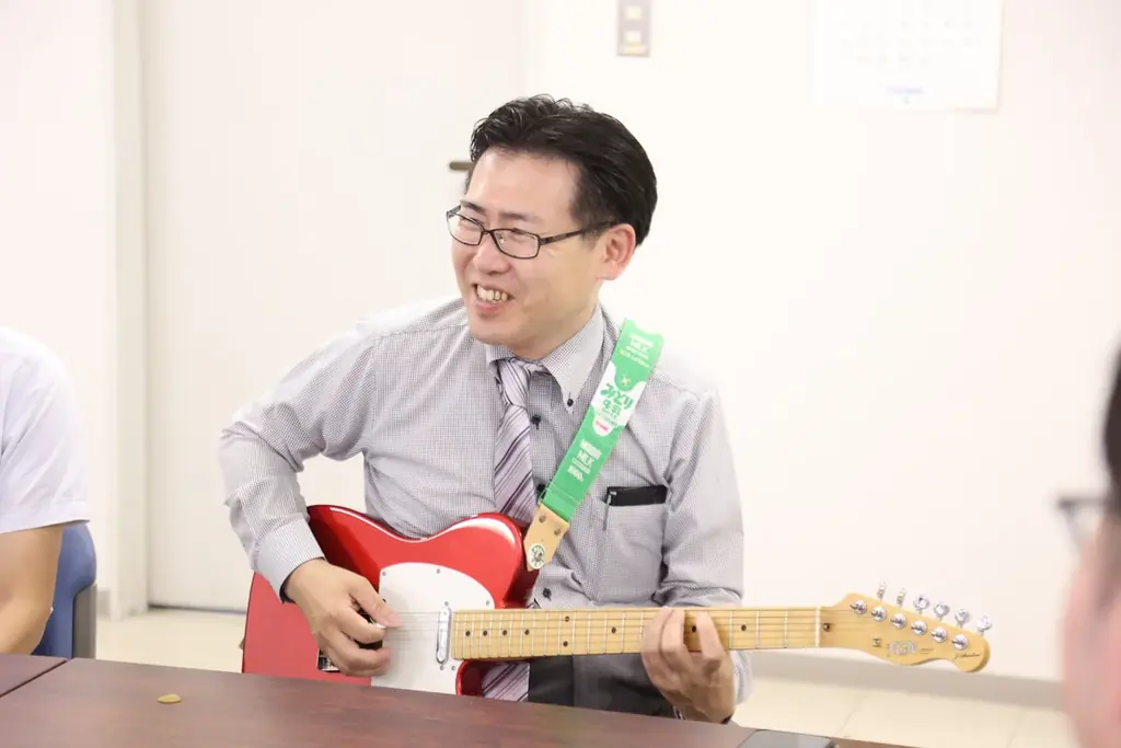 【九州乳業×島村楽器】九州で親しまれている「みどり牛乳」とコラボレーション！ギターストラップなど9月17日（水）に発売 画像 3