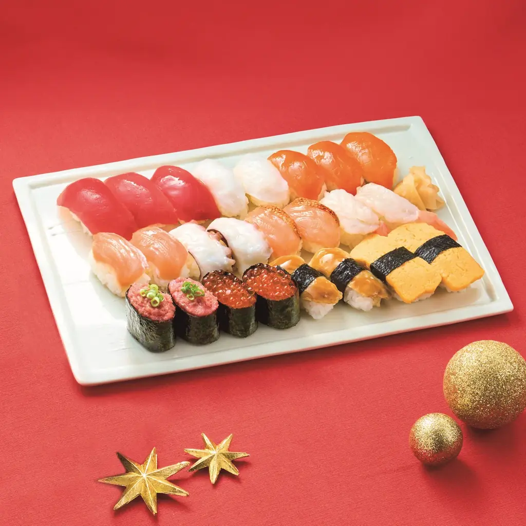 クリスマスはあれもこれもファミマでそろいマス「おいしいのが、いちばん！ファミマのクリスマス」9月12日予約受付開始　初登場の「ピエール・エルメ アンソロジー」監修ケーキなど全66種のラインアップで展開 画像 27