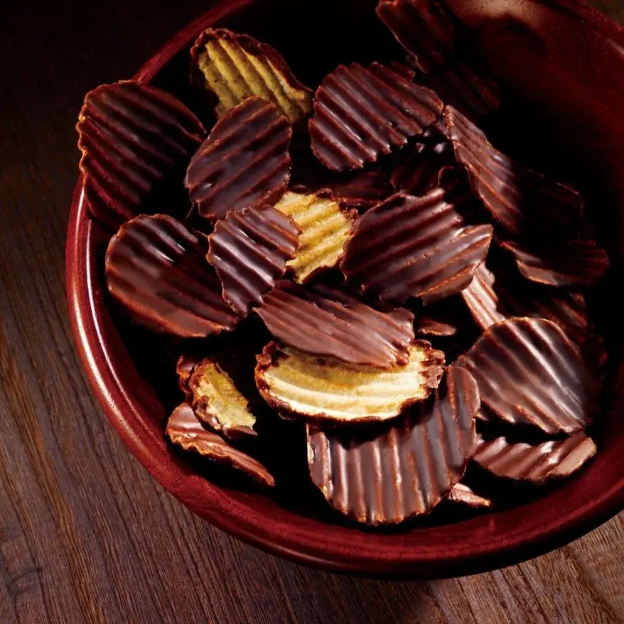 【ロイズ】当別町産の”新じゃが”を使用した「ポテトチップチョコレート[新じゃが]」を数量限定で発売。 画像 6
