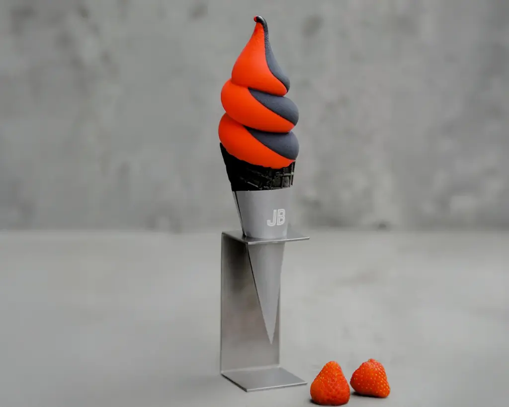 京都・伏見稲荷の朱をモチーフに、ソフトクリームと珈琲を楽しめるカフェ『稲彦珈琲』が2025年9月12日オープン 画像 6