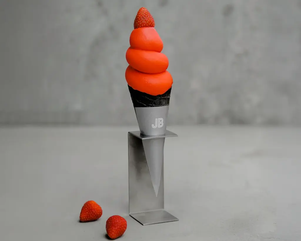 京都・伏見稲荷の朱をモチーフに、ソフトクリームと珈琲を楽しめるカフェ『稲彦珈琲』が2025年9月12日オープン 画像 8