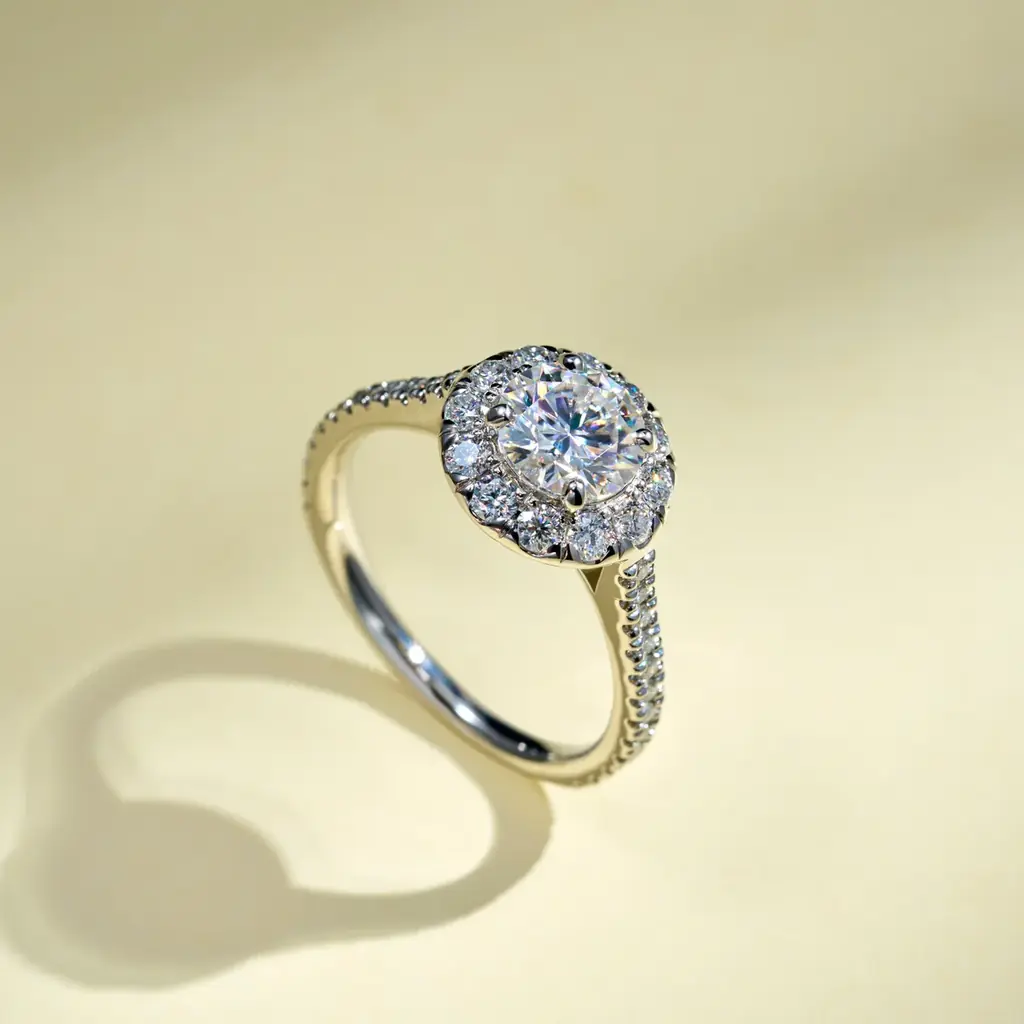 愛され続ける“究極の輝き”を耳元と胸元に。 ブリジャールの人気デザイン『ハーモニアル ヘイロー』が遂にコレクション化！待望の新作ピアス・ネックレスが登場 画像 2