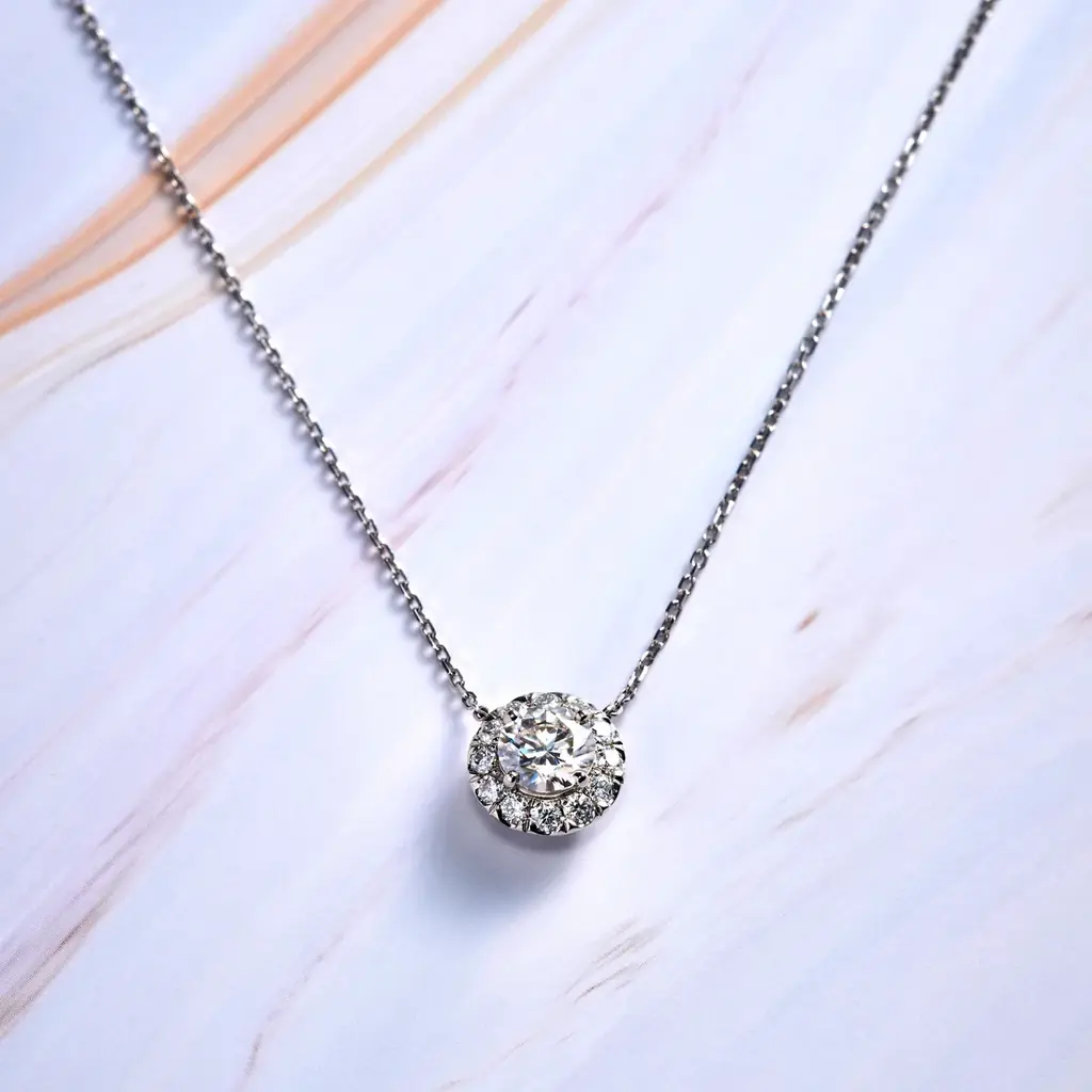 愛され続ける“究極の輝き”を耳元と胸元に。 ブリジャールの人気デザイン『ハーモニアル ヘイロー』が遂にコレクション化！待望の新作ピアス・ネックレスが登場 画像 5