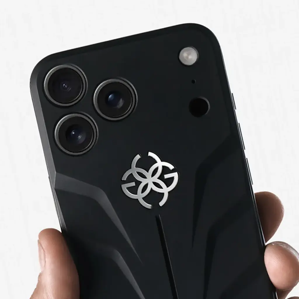 iPhone 17 Pro 大型カメラフレームも美しく覆う精緻なシームレス設計。ゴールデンコンセプト、iPhone17対応「Magnetic Shield Edition」 画像 3