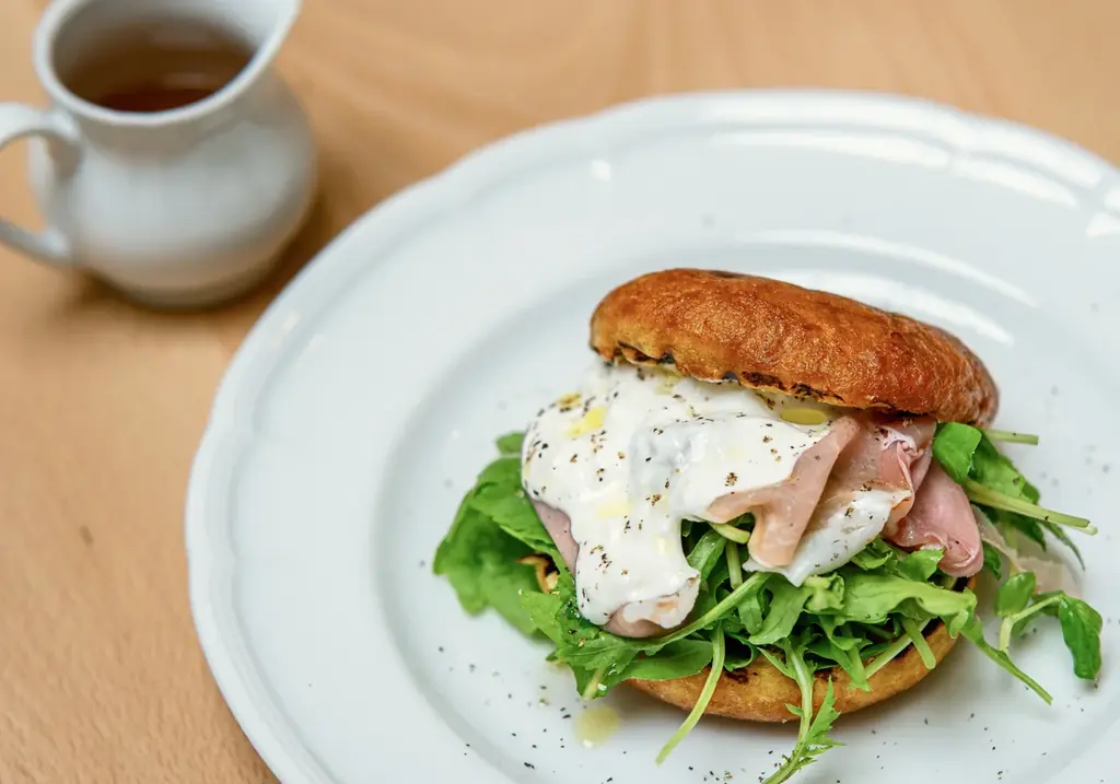 「喫茶」と「バー」を独自の視点で再編集した、過ごし方・時間帯で表情を変えるコーヒー・バー＆ラウンジ「LOOPS」が2025年9月12日（金）、「NEWoMan TAKANAWA」内にオープン 画像 11