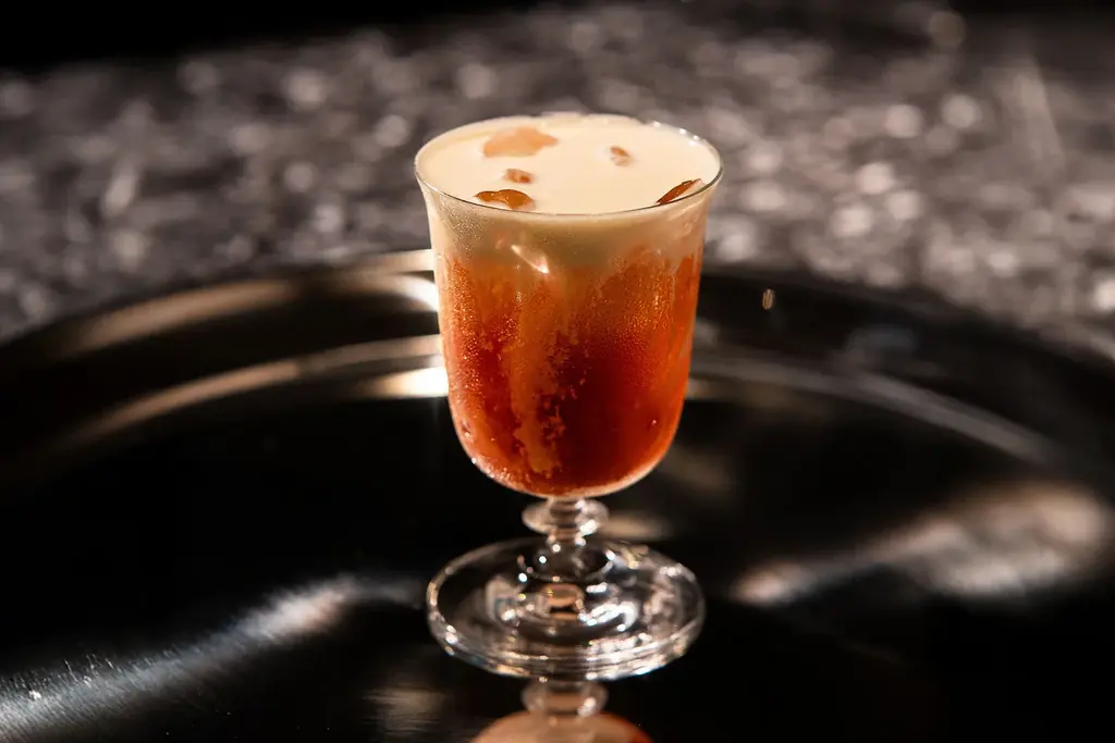 「喫茶」と「バー」を独自の視点で再編集した、過ごし方・時間帯で表情を変えるコーヒー・バー＆ラウンジ「LOOPS」が2025年9月12日（金）、「NEWoMan TAKANAWA」内にオープン 画像 13