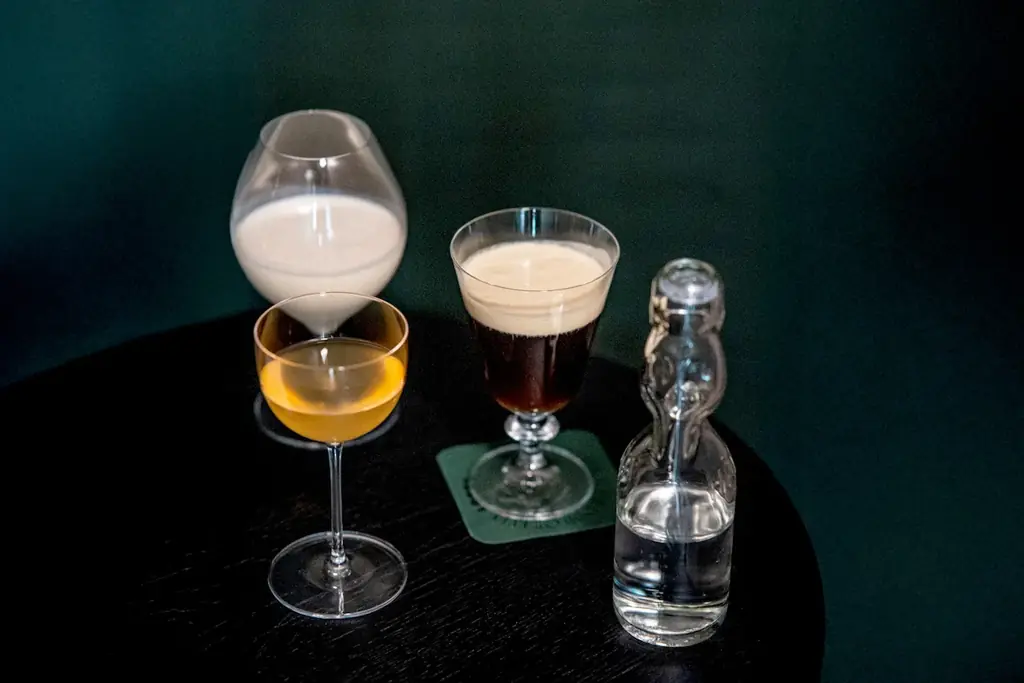 「喫茶」と「バー」を独自の視点で再編集した、過ごし方・時間帯で表情を変えるコーヒー・バー＆ラウンジ「LOOPS」が2025年9月12日（金）、「NEWoMan TAKANAWA」内にオープン 画像 6