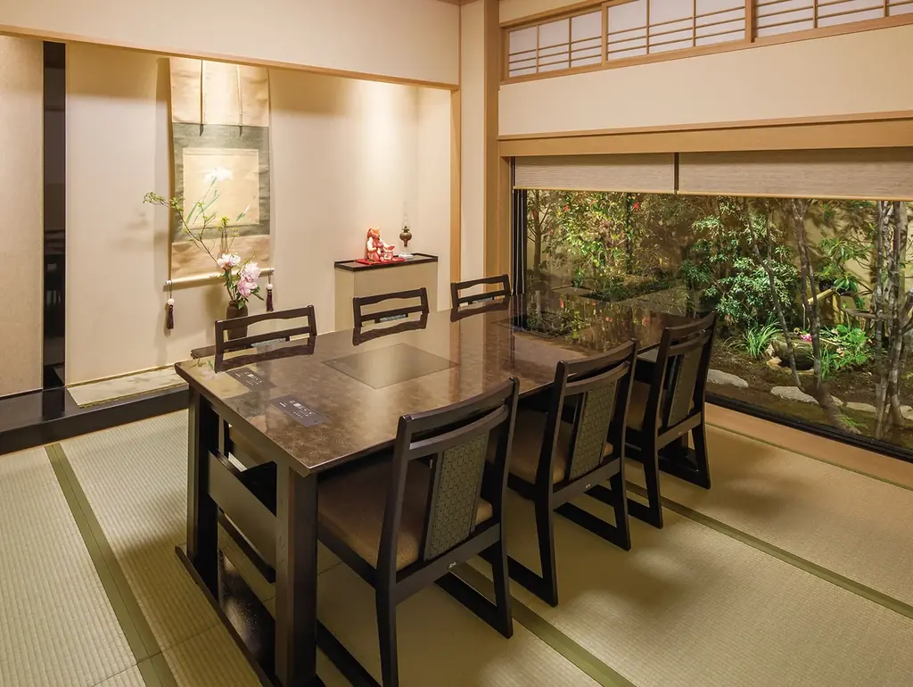 【湯葉と豆腐の店 梅の花】旬のフルーツがたっぷり！秋のご褒美「桃と葡萄のフルーツぱふぇ」発売 画像 6