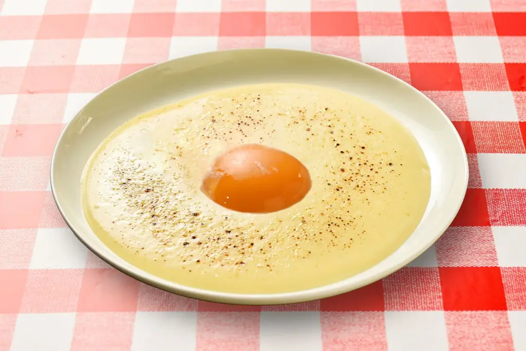 パンチョの月見は濃厚チーズの海に浮かぶ満月ナポリタン！期間限定トッピング「ぶっかけチーズ月見」を9月16日（火）に発売 画像 3