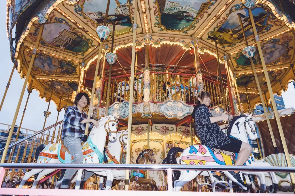 今年デビュー20周年を迎えたGRANRODEOの超豪華アニバーサリーブックが発売決定！ 画像 4