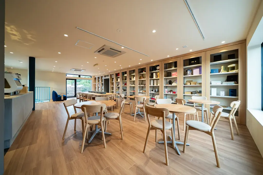 2025年9月19日（金）長崎県波佐見町に、パッケージの新たな価値と出会いを創造する複合施設「そとがわとなかみ」がオープンいたします。 画像 4