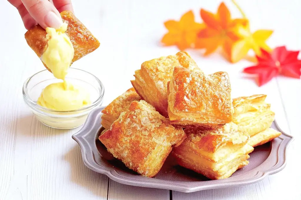 【9/13限定】童心をくすぐる今風「ディップパイ」 “敵なし最強コンビ” のザクザクパイ×伝説のカスタード！ 画像 1