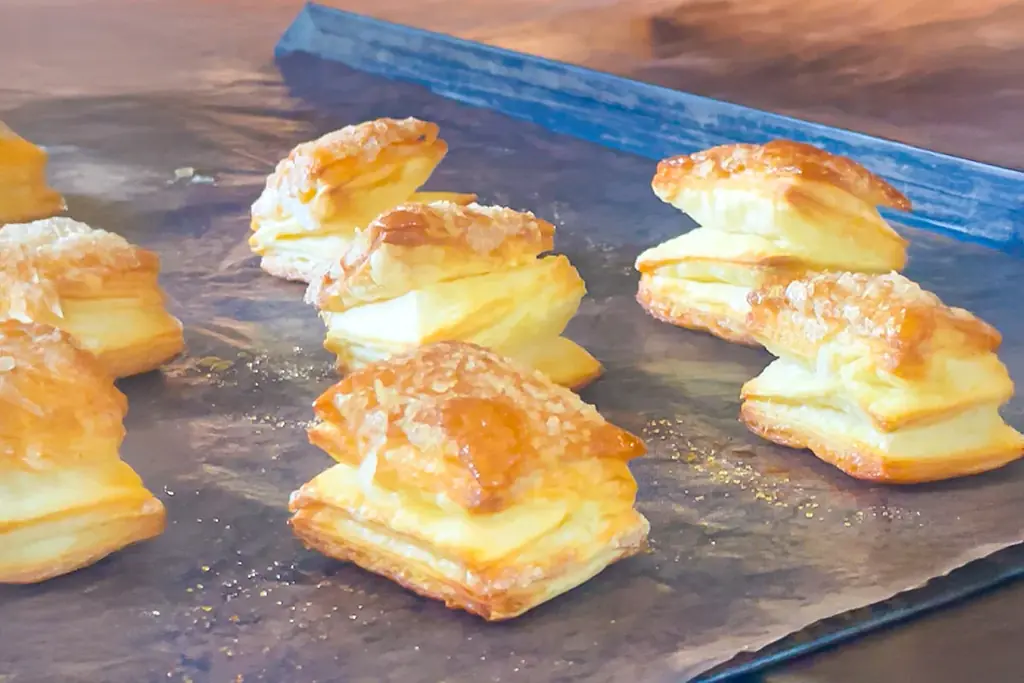 【9/13限定】童心をくすぐる今風「ディップパイ」 “敵なし最強コンビ” のザクザクパイ×伝説のカスタード！ 画像 18