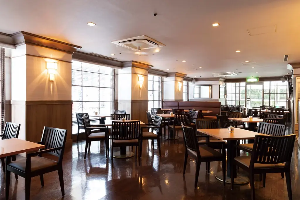 秋の贅沢な味わいを詰め込んだ「ドラゴンパフェ 〜シャインマスカット〜」&「ローズパフェ 〜モンブラン〜」が登場 画像 4