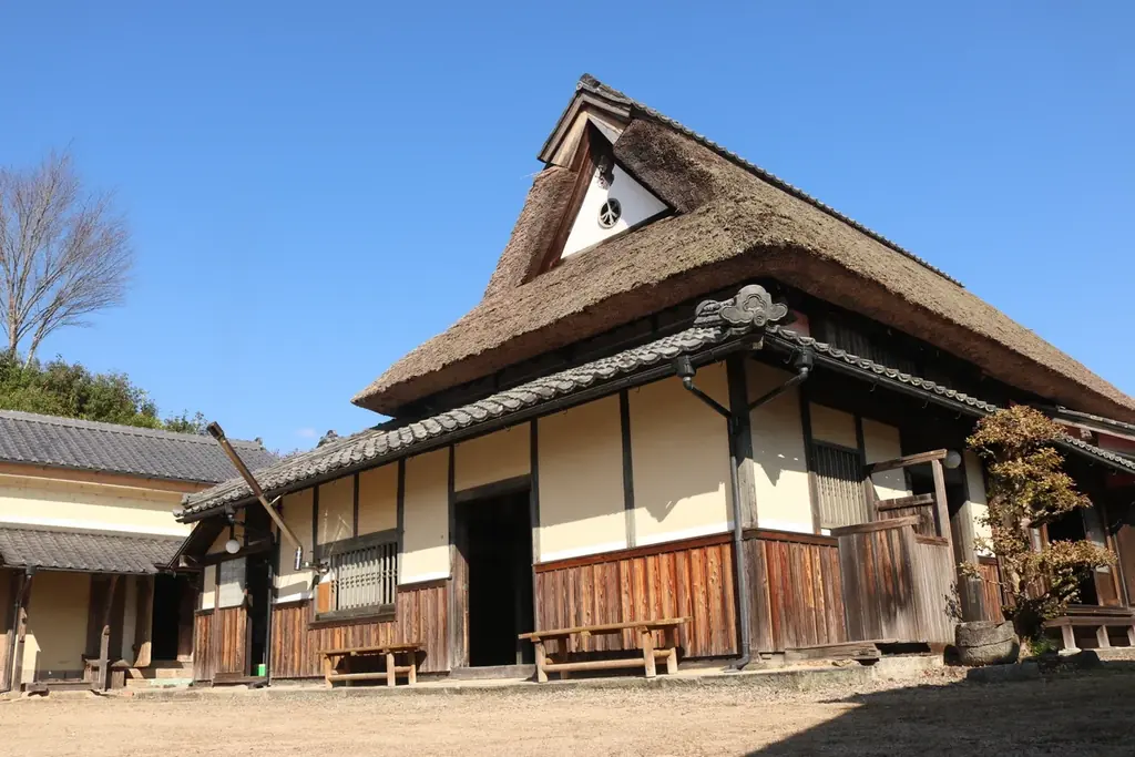 舞鶴・茅葺き古民家カフェCASAが装い新たに