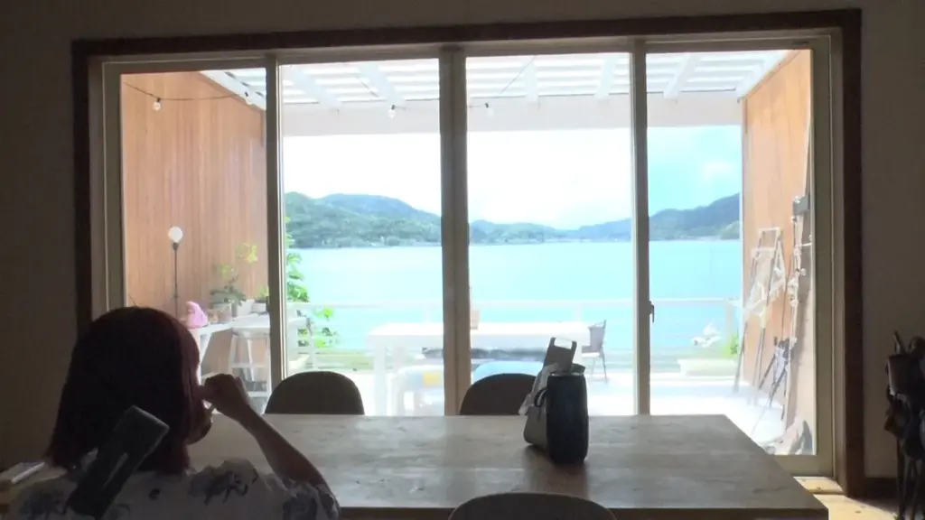 夫が“娘の元同級生”の21歳差夫婦、猛反対に「1ヶ月で家を設計」｜新山千春、14歳年下恋人とのNY秘話｜IMALUの奄美生活を公開「今が一番幸せ」｜『ダマってられない女たち season2』#2 画像 8