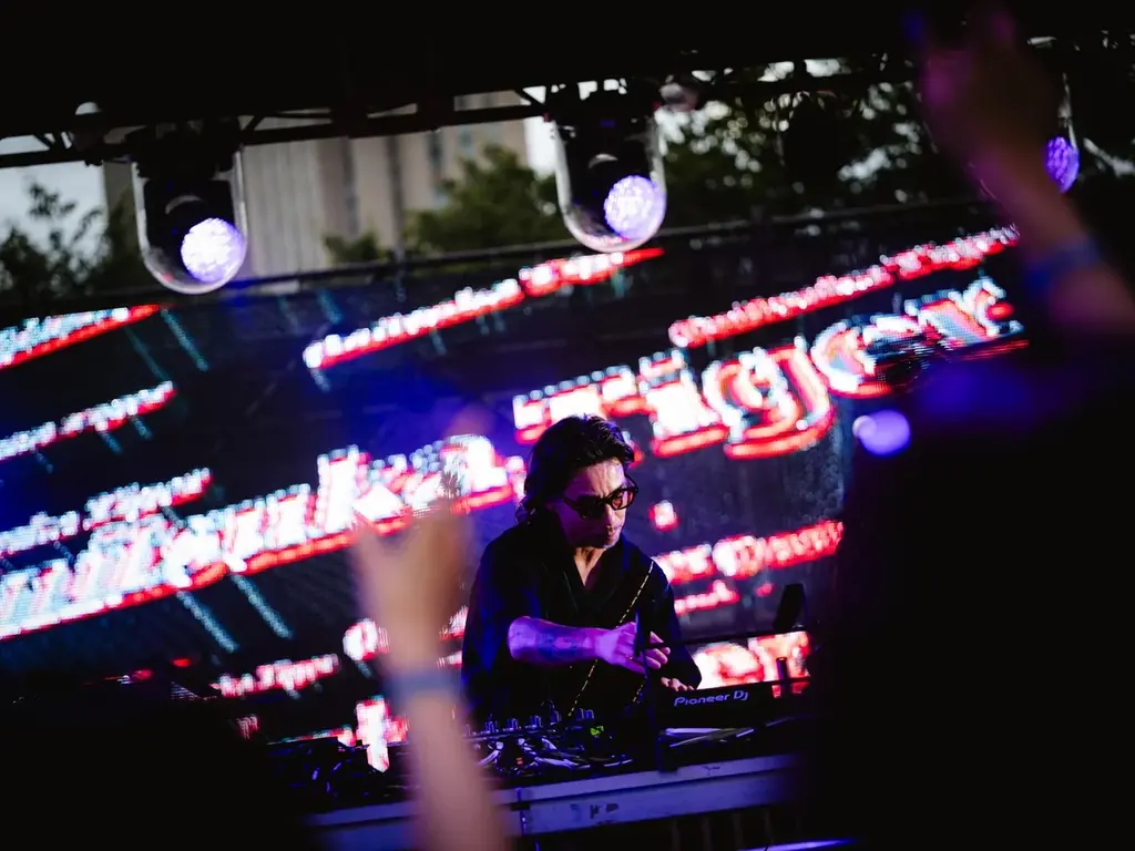 今年で10周年を迎える「ULTRA JAPAN 2025」開催　MARTIN GARRIXが圧巻のステージを披露！お台場を熱狂の渦に巻き込んだ1日目をいち早くレポート 画像 12