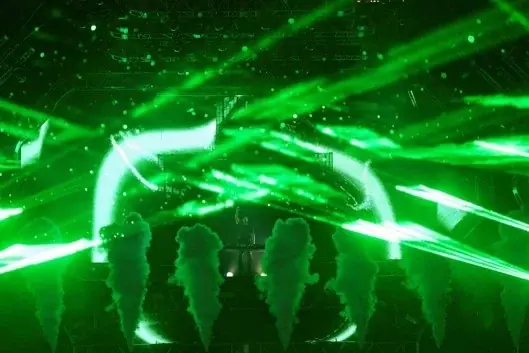 今年で10周年を迎える「ULTRA JAPAN 2025」開催　MARTIN GARRIXが圧巻のステージを披露！お台場を熱狂の渦に巻き込んだ1日目をいち早くレポート 画像 14