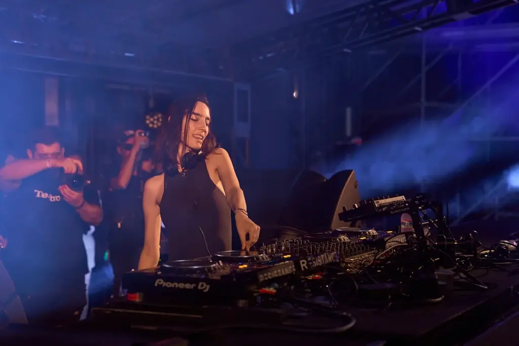 今年で10周年を迎える「ULTRA JAPAN 2025」開催　MARTIN GARRIXが圧巻のステージを披露！お台場を熱狂の渦に巻き込んだ1日目をいち早くレポート 画像 7