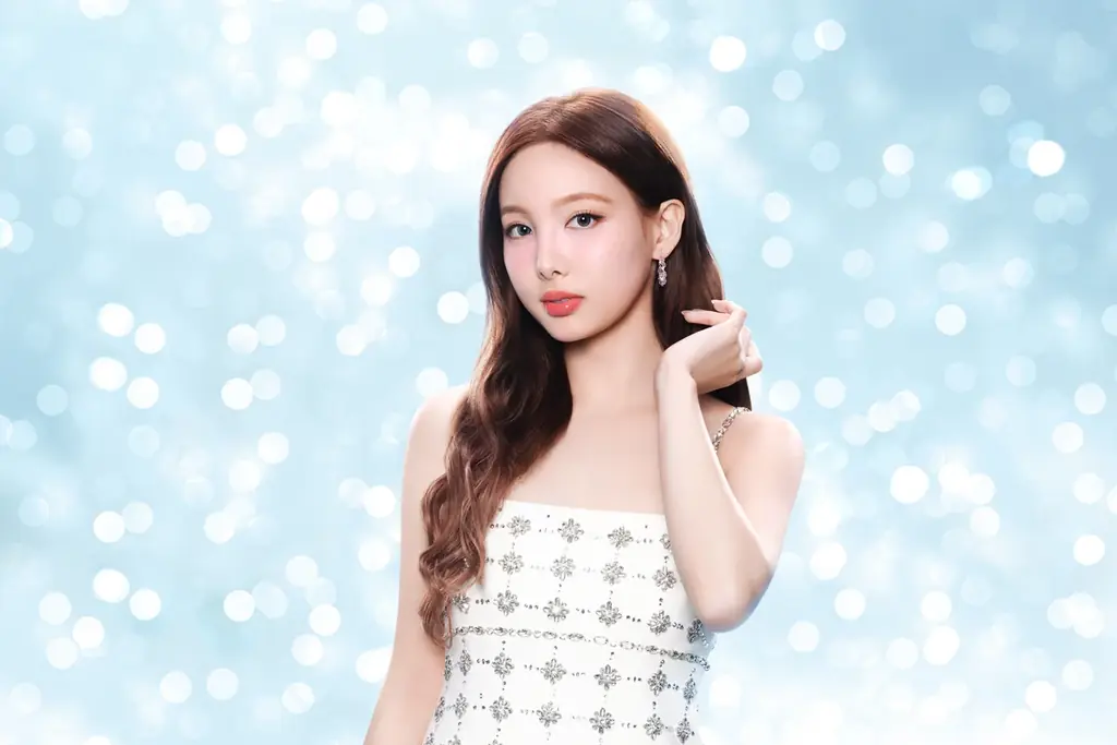TWICE NAYEON ナヨンがブランドミューズ！カラコンブランド『eyestar（アイスター）』が自身の誕生日となる9月22日デビュー。全方位目に光が入るガラス玉のような新世代レンズ。 画像 9
