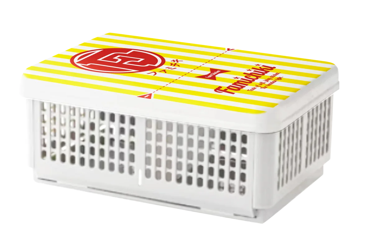 吉田鋼太郎さんがDJに挑戦！？八木莉可子さんも熱狂でアゲアゲ！総額約2億円相当※のクーポンとグッズがあたる「ファミチキ あげあげ祭」 新CM「ファミチキ あげあげ祭」篇　9月16日(火)より放映開始 画像 14