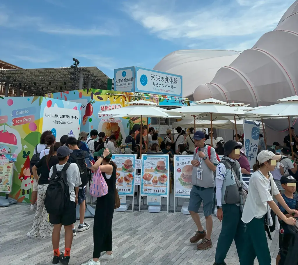 消費者向けに初挑戦で8万食を突破。大阪・関西万博「かるあげ」キッチンカーがプラントベースの新境地へ―閉幕までに10万食を目指す 画像 1