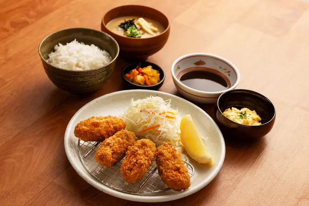 【定食屋 宮本むなし】9/17～秋冬の定番！「カキフライ定食」を期間限定で販売開始 画像 4