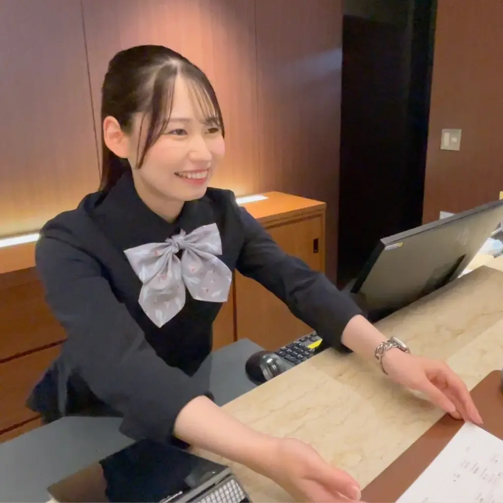 開業60周年、新しいユニフォームで働く人と地域をつなぐ「洗える・日本製・ストレッチ素材」の“次世代ユニフォーム”を共同企画 画像 5