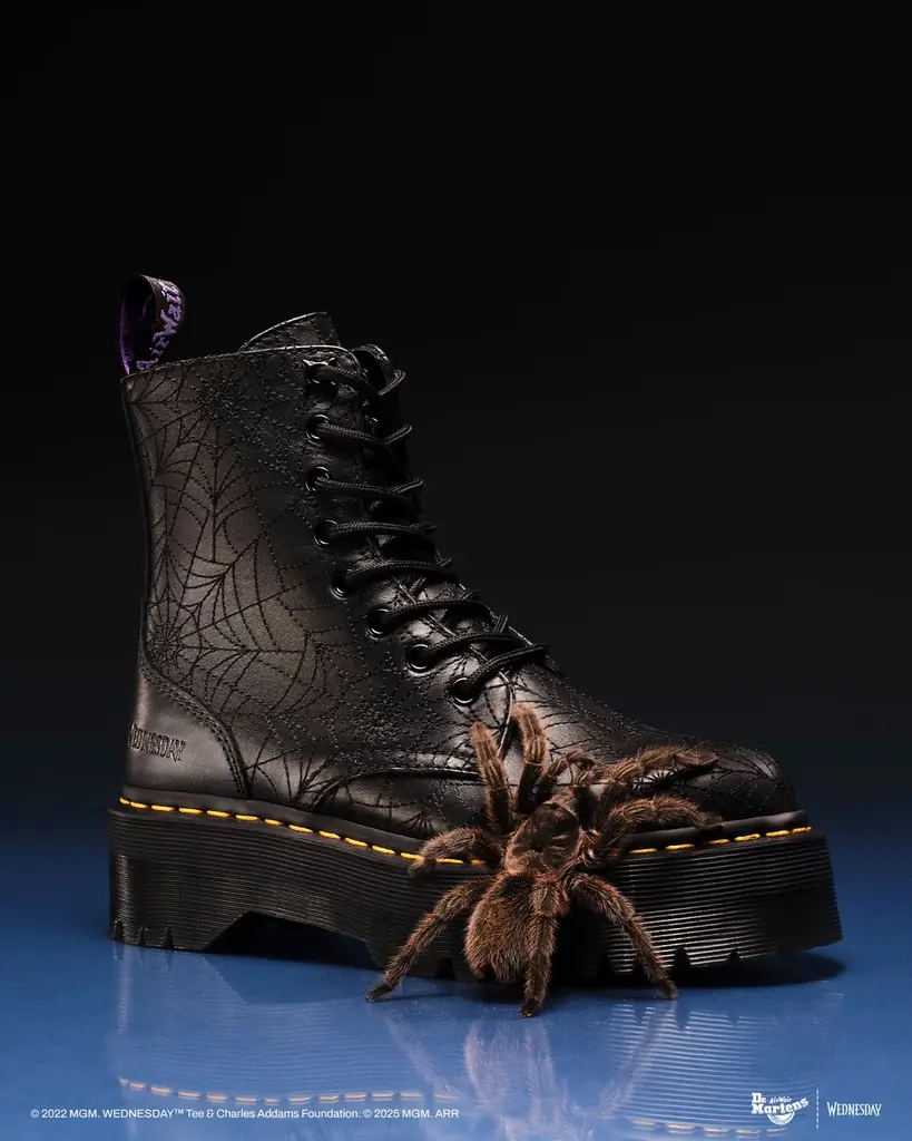 DR. MARTENS x WEDNESDAY  コラボレーション第2弾を発表 画像 2