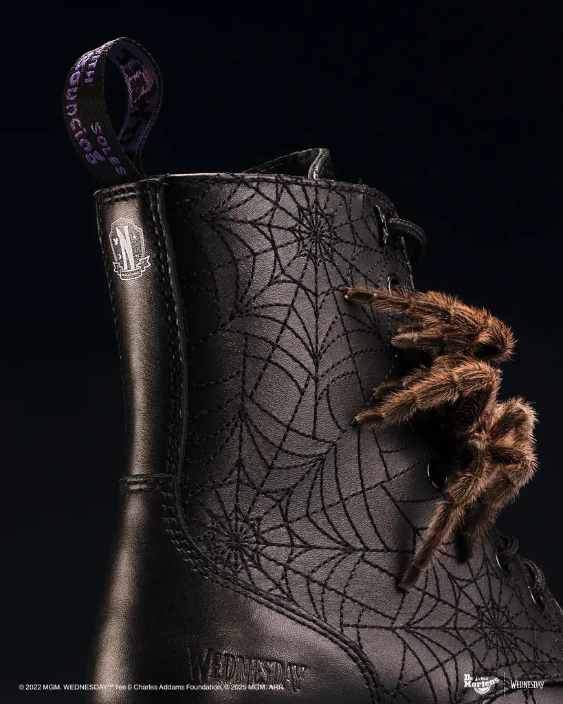 DR. MARTENS x WEDNESDAY  コラボレーション第2弾を発表 画像 3