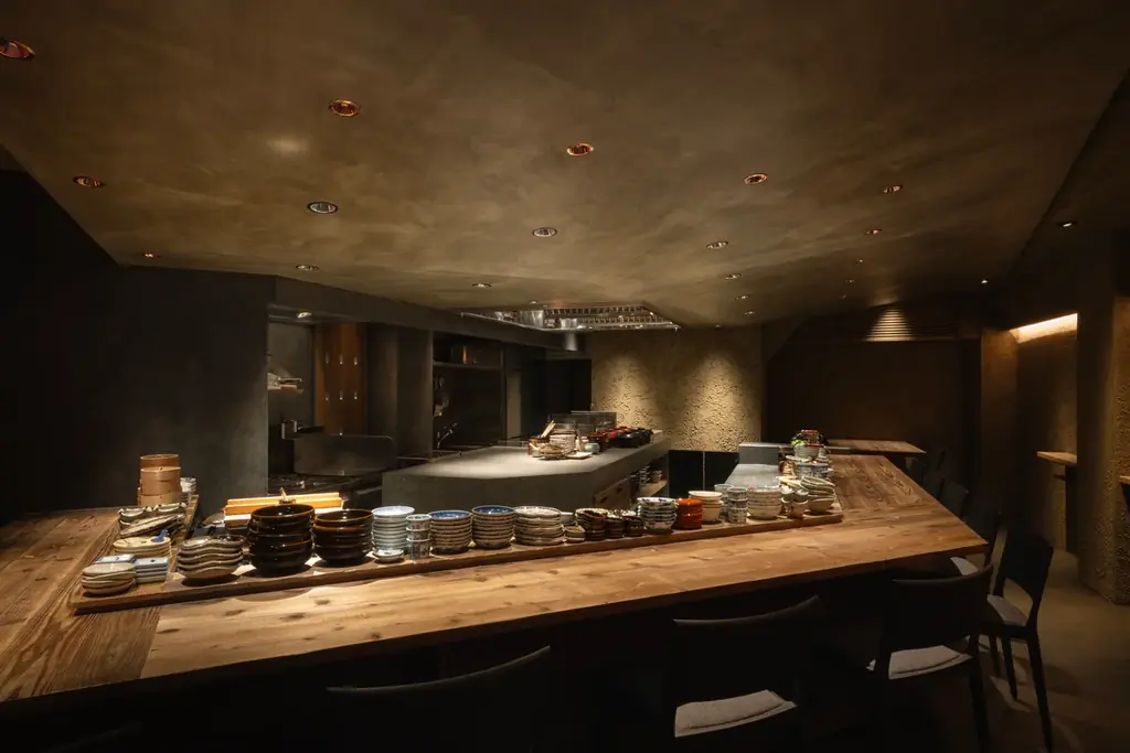 【9月16日(火)グランドオープン】名古屋市の400年の歴史ある料亭の「勝手口」から入る隠れ家、選べる2つの食体験。活気あるカウンター和食居酒屋と江戸前おまかせ鮨。 画像 2