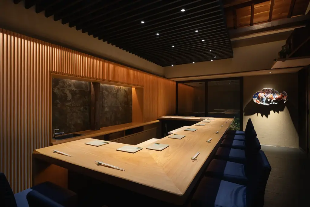 【9月16日(火)グランドオープン】名古屋市の400年の歴史ある料亭の「勝手口」から入る隠れ家、選べる2つの食体験。活気あるカウンター和食居酒屋と江戸前おまかせ鮨。 画像 8