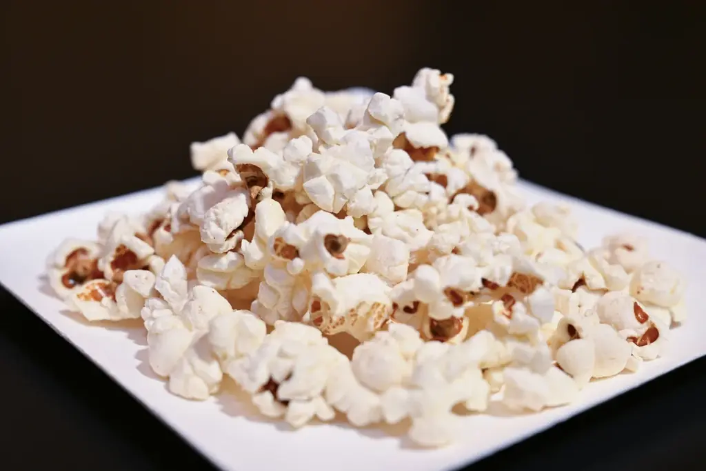 バーニーズ　ニューヨーク銀座本店リニューアルオープンを記念して、NYが誇る高級ステーキハウス「ウルフギャング・ステーキハウス」とのコラボレーションが実現、世界初となる極上のポップコーンを期間限定で発売 画像 3