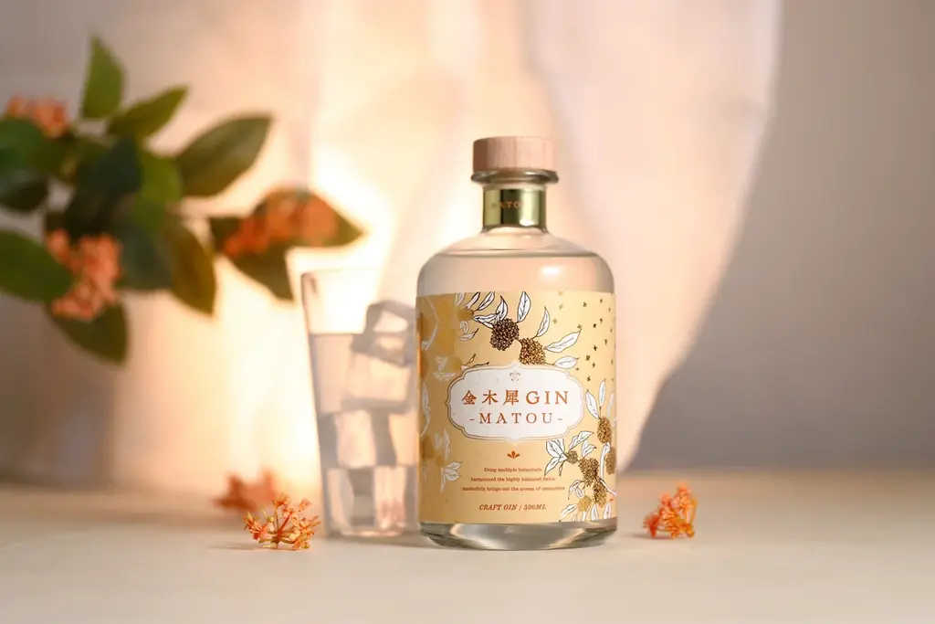 金木犀の生の花から香りを抽出したクラフトジン「金木犀GIN -MATOU-」を販売開始 画像 1