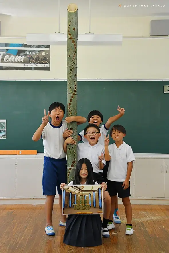 ジャイアントパンダのキャラクター「すみれ」が２０２５年大阪・関西万博に登場！未来を灯す竹あかりの前で １００年後の未来について一緒に考えよう 画像 2