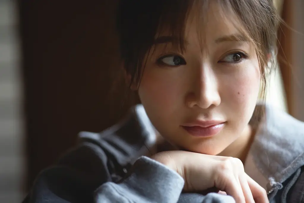 新海まき1st写真集『刻に咲く』が10月31日に発売決定！先行カット解禁！ 画像 2