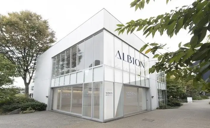 アルビオンが3日間限定のPOPUPイベント『ALBION Beauty Tour ~透明の国へようこそ~』を開催！“透明感”感じる空間で、アルビオン独自の先行乳液体験など多数コンテンツをご用意 画像 1