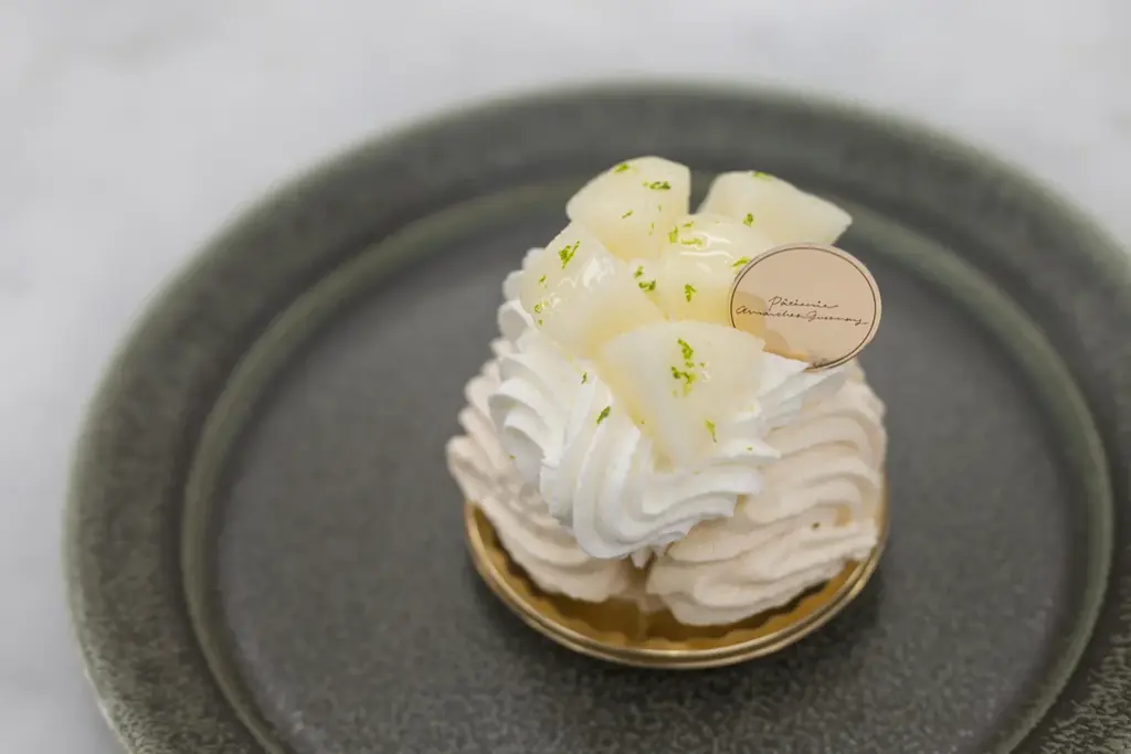 いばらきの梨『恵水』を贅沢に使用したスイーツを都内の有名パティスリー、パーラーにて期間限定で販売中！ 画像 1