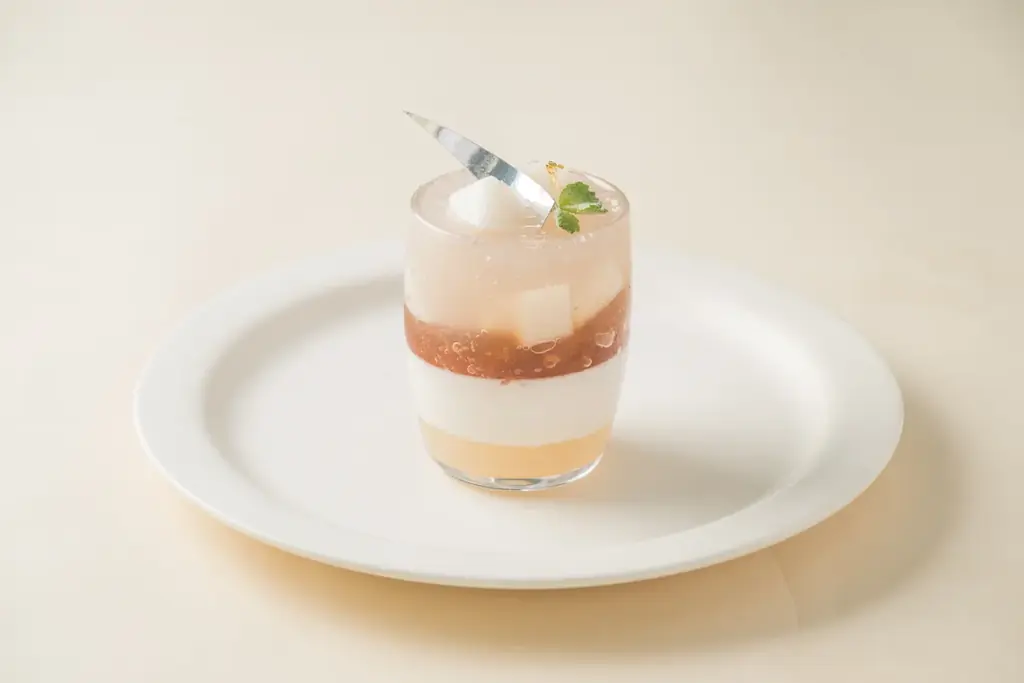 いばらきの梨『恵水』を贅沢に使用したスイーツを都内の有名パティスリー、パーラーにて期間限定で販売中！ 画像 3