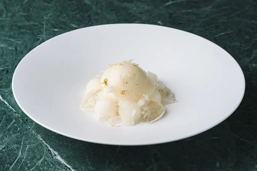 いばらきの梨『恵水』を贅沢に使用したスイーツを都内の有名パティスリー、パーラーにて期間限定で販売中！ 画像 5