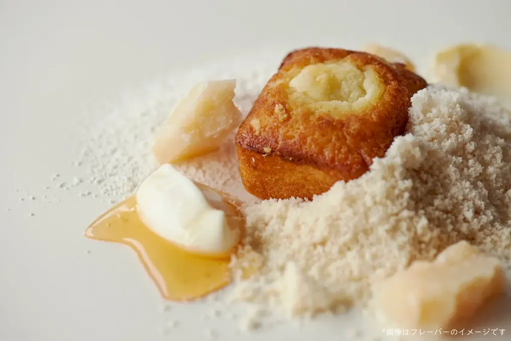 驚くほどのしっとり感！新感覚のひとくちチーズケーキ。芳醇なチーズの香りが溢れる「CREAMY BAKED CHEESECAKE」が新登場 画像 2