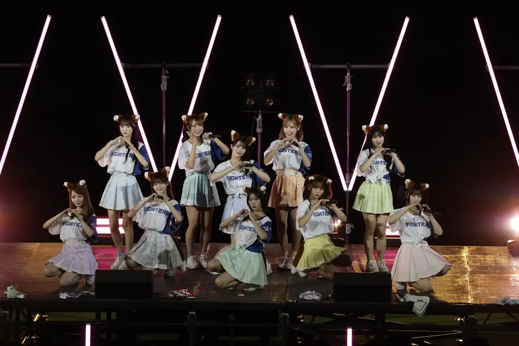 ＝LOVE　「北海道日本ハムファイターズ × 千葉ロッテマリーンズ戦」 にてパフォーマンスを披露！ファイターズファンのメンバー髙松瞳が試合前のファーストピッチに初挑戦！ 画像 3