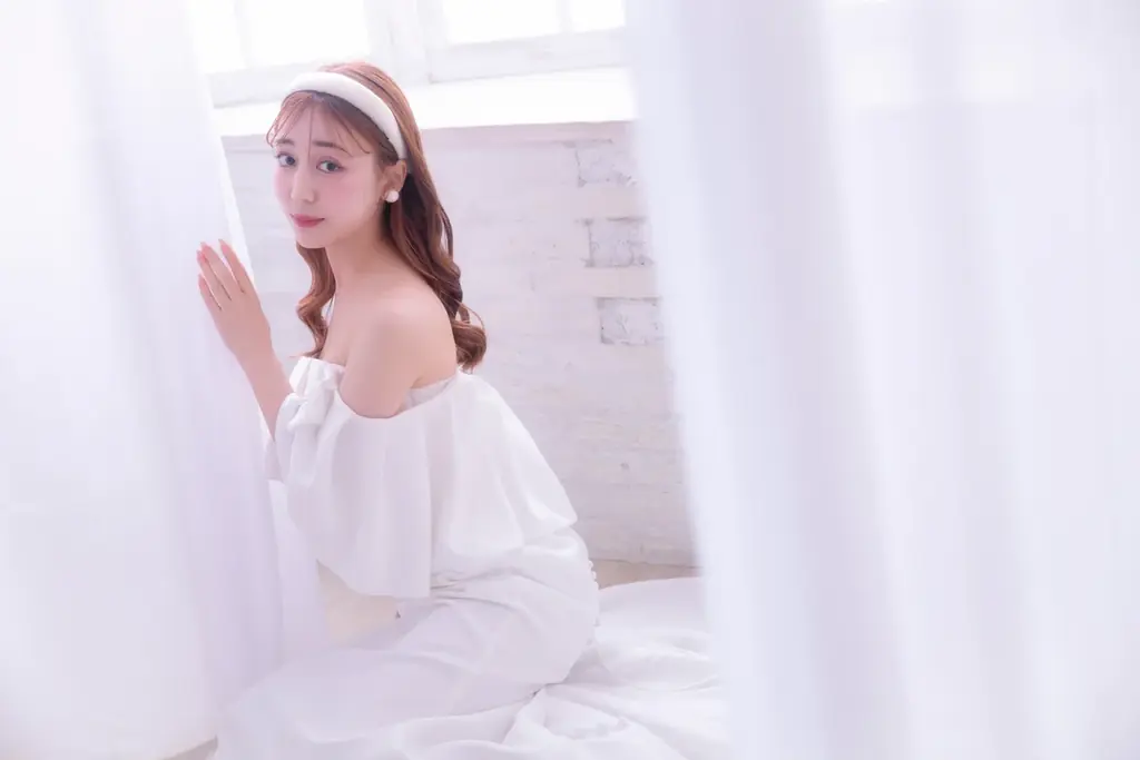 大人の花嫁が憧れる、曲線美を纏うフォトウェディングの新境地へ。|あこがれのマーメイドドレスのラインナップを拡充。 画像 2