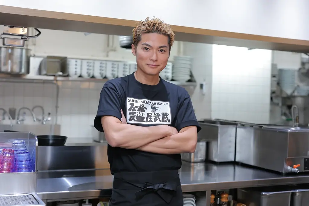 「スーパー麺」と「麺屋武蔵」のコラボレーションイベント『スーパー麺屋武蔵』アンバサダー・EXILE SHOKICHIさんが一日店長に就任！！〜オリジナルコラボメニューにファンら舌鼓〜 画像 2