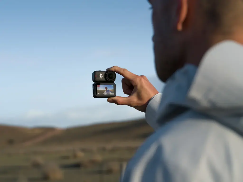 DJI、ハンズフリーで高画質映像を撮影できるウェアラブルカメラOsmo Nanoを発表 画像 10
