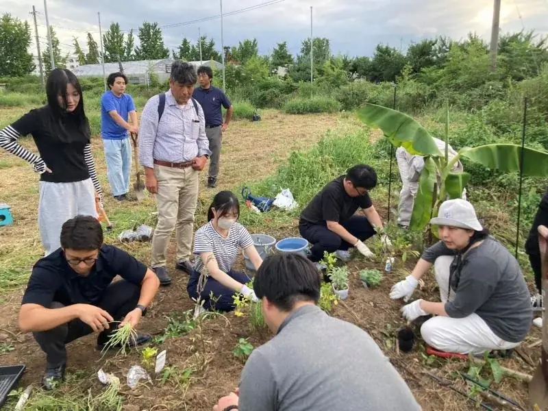【岡山大学】地域共創型取り組み「シネコカルチャー（協生農法）プロジェクト」 畝立て＆果樹・苗・種植え作業を実施 ～自然共生型の農園デザインを学生主体で～ 画像 4