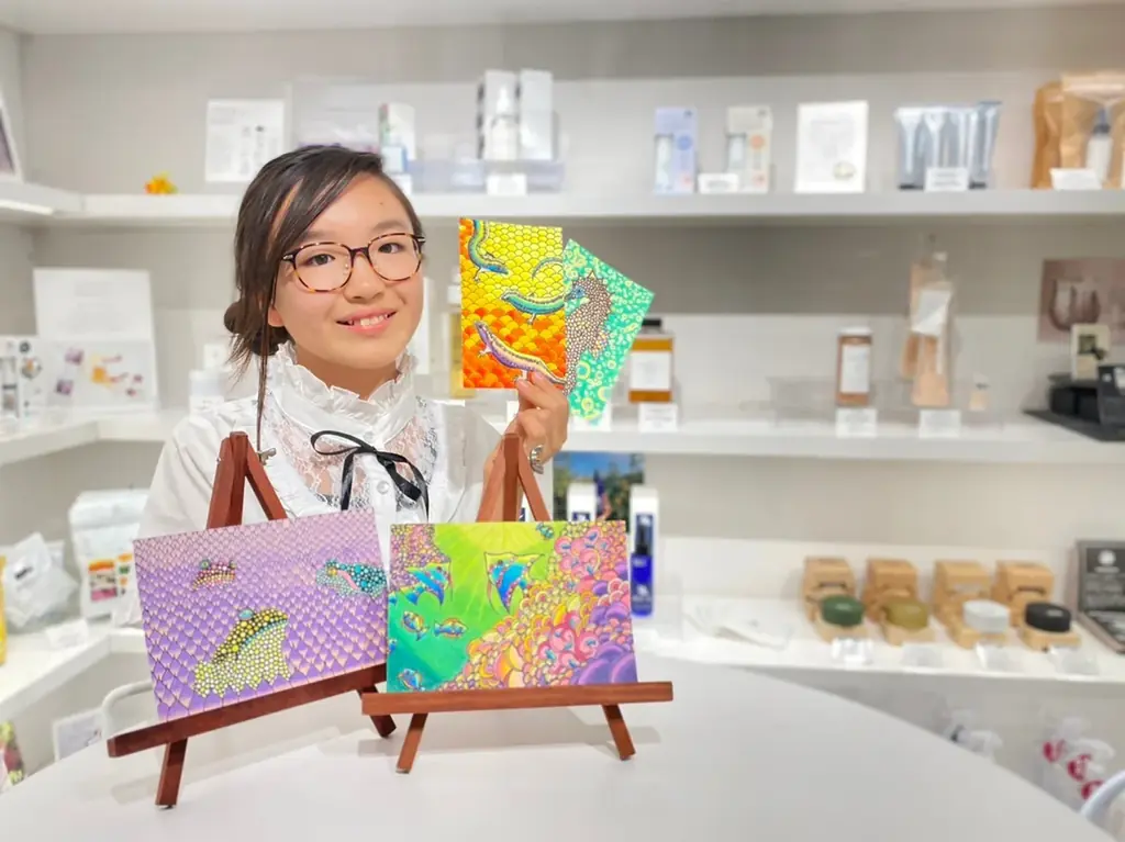 持ち運べるアートが誕生！14歳の天才画家・Conoca×ROOTOTEコラボトート、9月25日発売。 画像 3